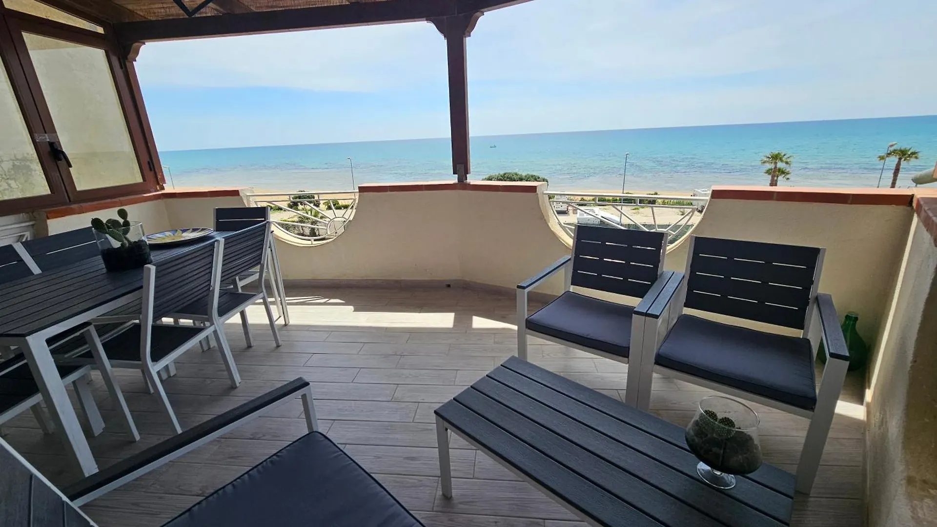 Hotel Frontemare Locazione Turistica Porto Empedocle Italien