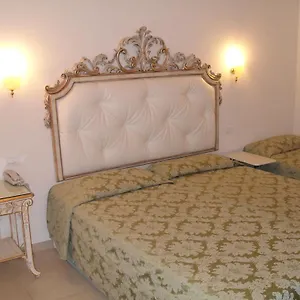residenza-due-torri.emilia-romagnahotels.net/